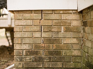 bowing wall repair in Greater Des Moines